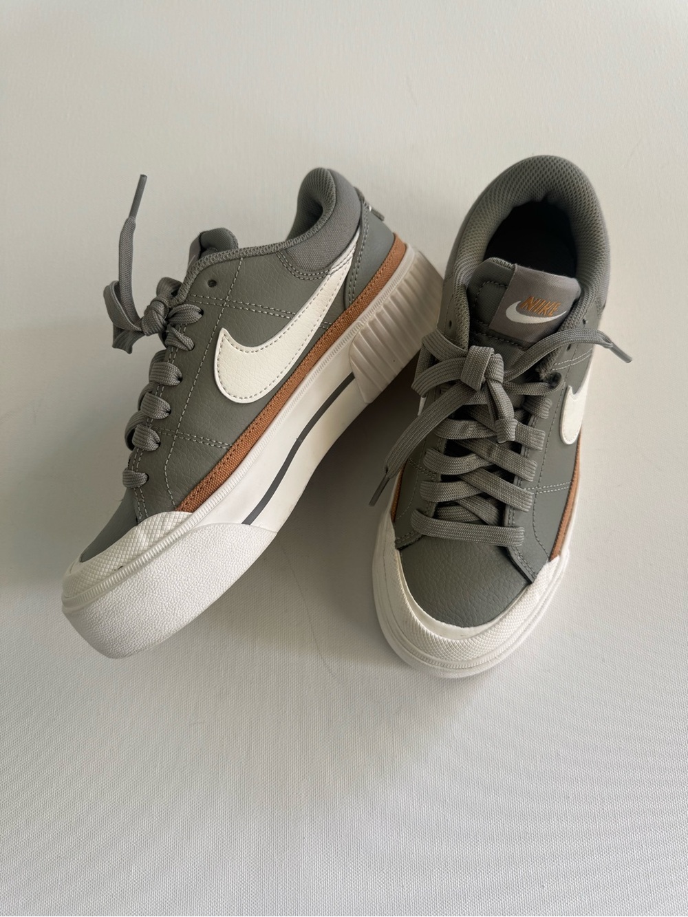 Nike Women’s Court Legacy Lift Platform Sneakers Size 5 Army Green